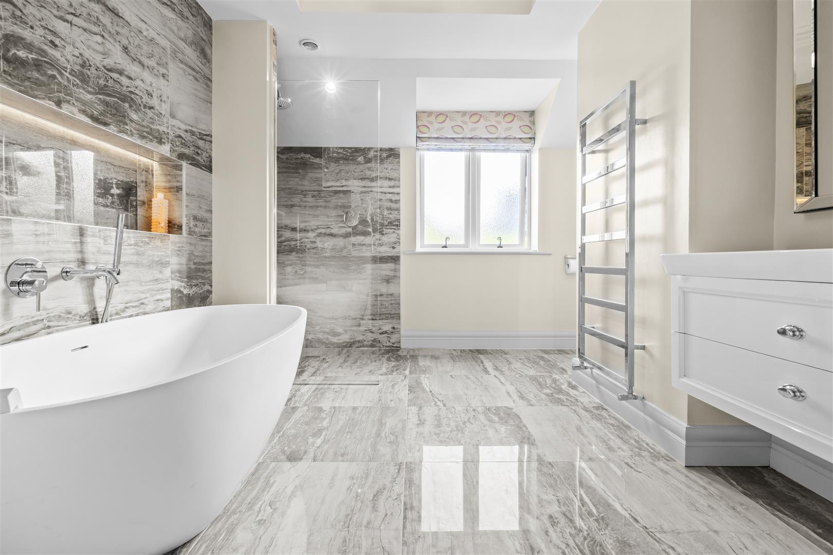 Master En-Suite